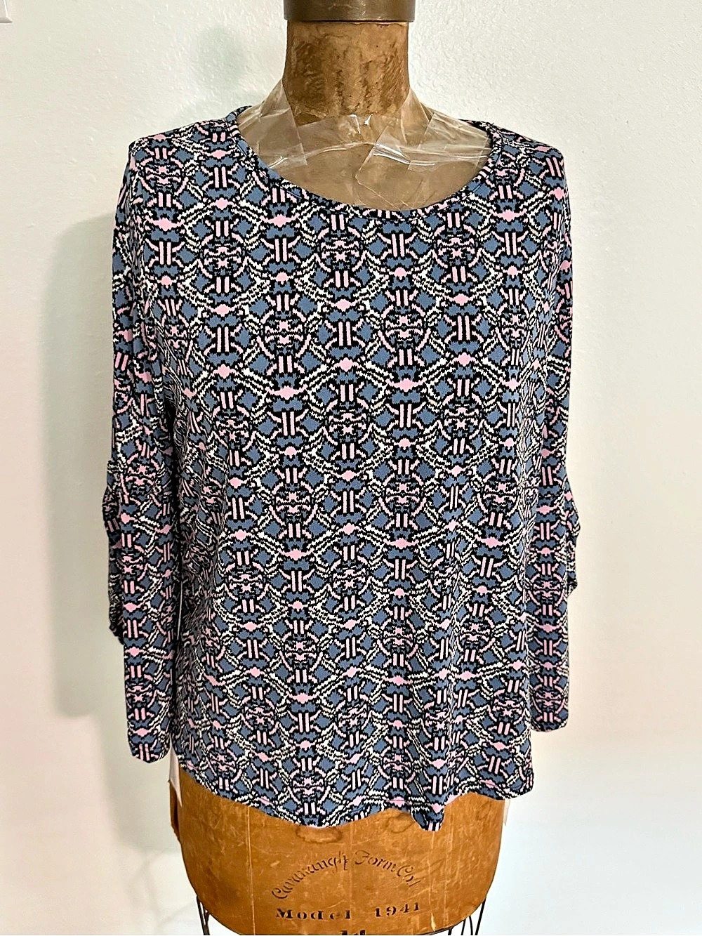 SJS Geometric Long Sleeve Blouse in Blue & Pink Size Nashville PL NWT